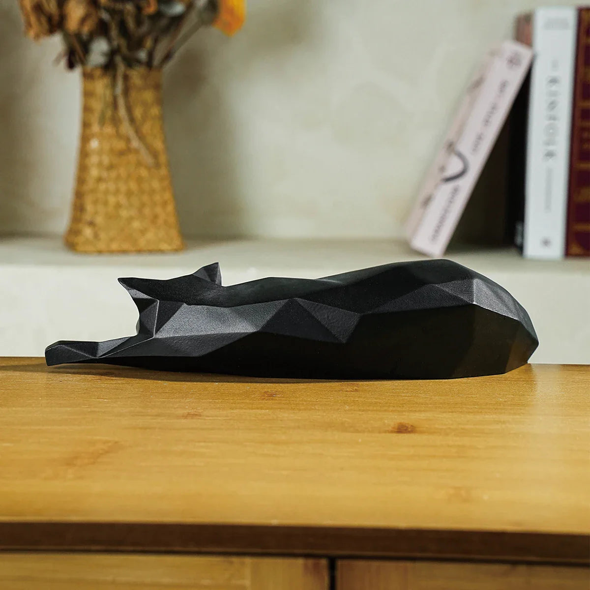 Geometric Black & White Cat Statue – Modern Resin Animal Sculpture for Home & Office Decor