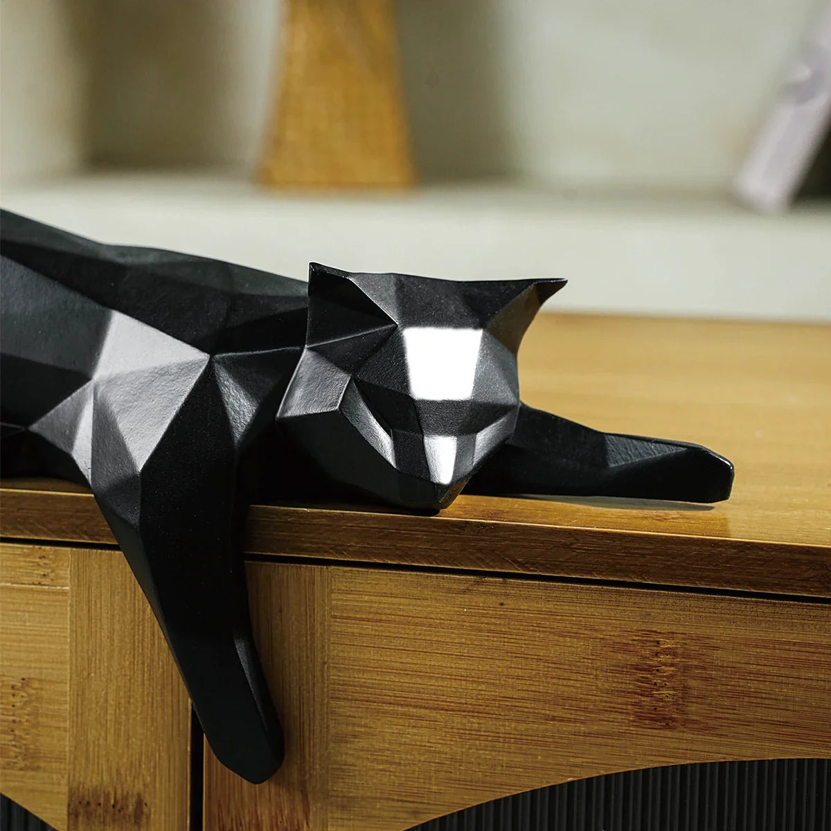 Geometric Black & White Cat Statue – Modern Resin Animal Sculpture for Home & Office Decor