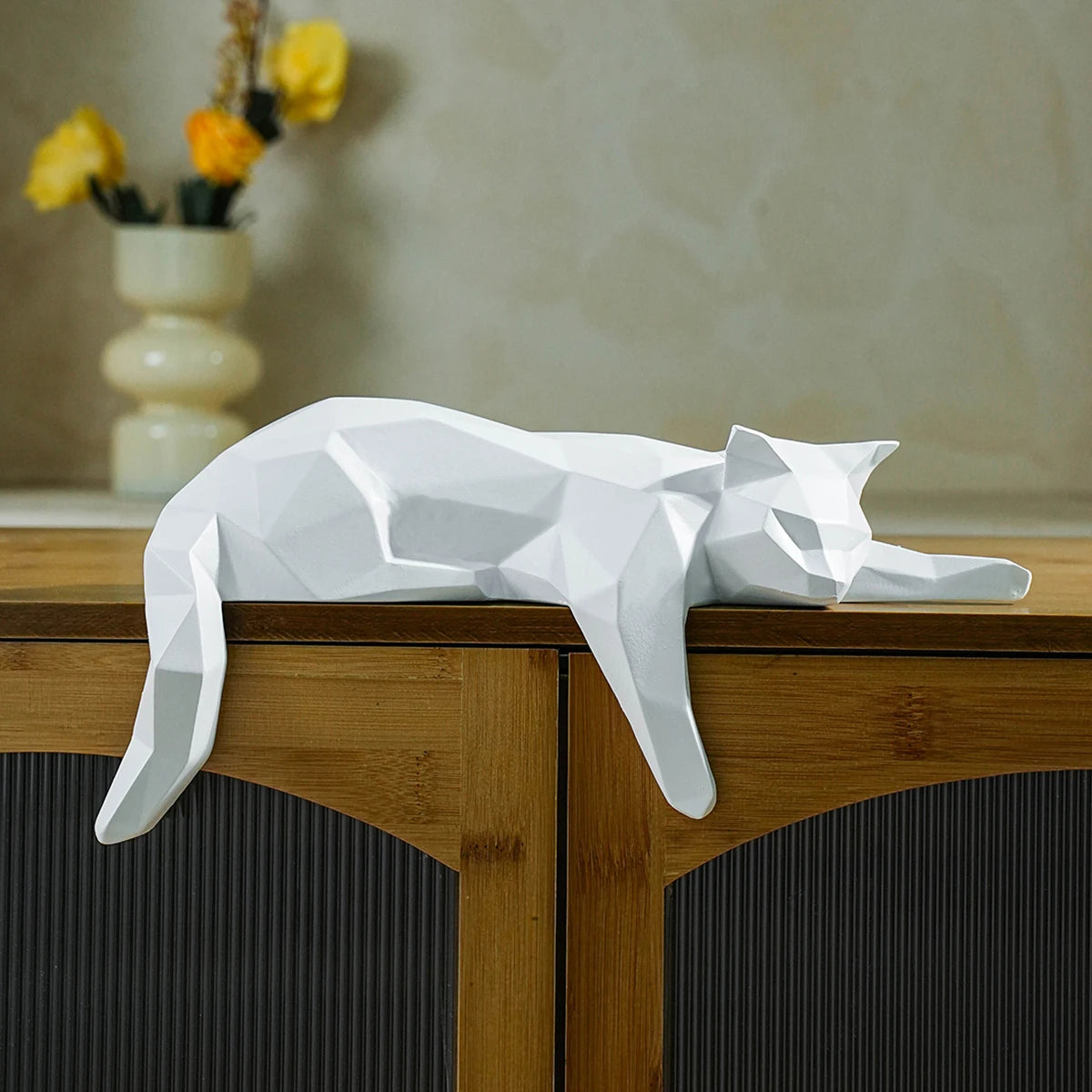 Geometric Black & White Cat Statue – Modern Resin Animal Sculpture for Home & Office Decor